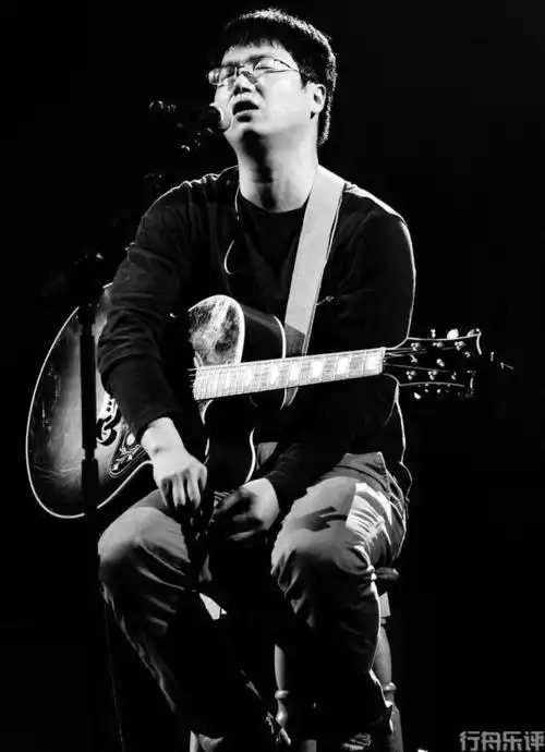 行舟乐评内地乐坛第一民谣歌手李志一个南京气质的音乐游民