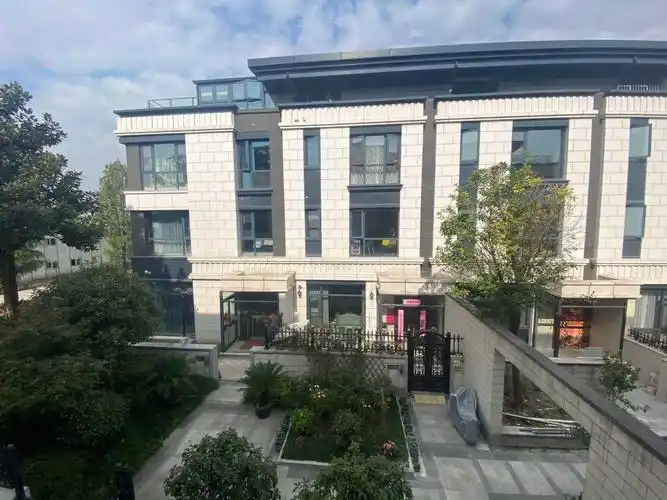 佘山玺樾联排别墅