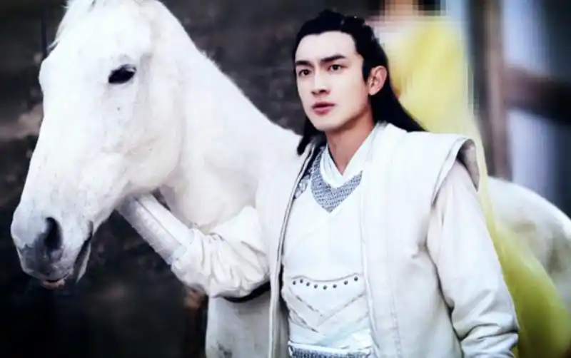 【《武神赵子龙》林更新的5套衣服,图2帅气,图4撩到林允儿!】