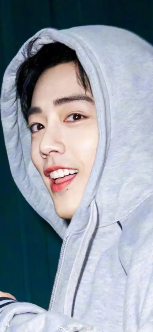 肖战露齿笑容##肖战白衣露齿笑##春日捕娱季