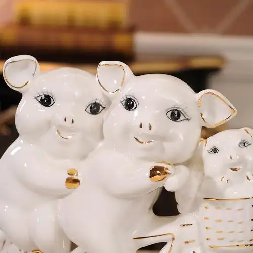 结婚乔迁礼物陶瓷客厅电视柜家居装饰品创意可爱小猪一家三口摆件