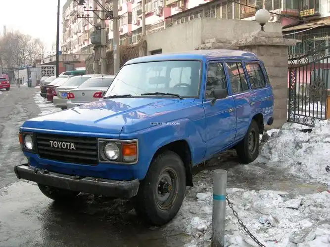 代友转让老款丰田陆地巡洋舰(丰田62)越野车一辆,照片如下)