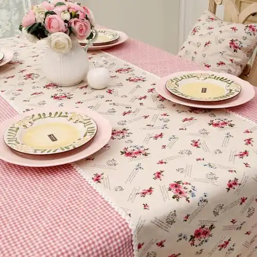 桌布在普通用户家庭中也出现较多,具有吸水性好,柔软性好,手感好,款式