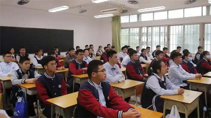 青年挺膺担当奋斗激扬青春中山市东区中学2023年春季开学典礼