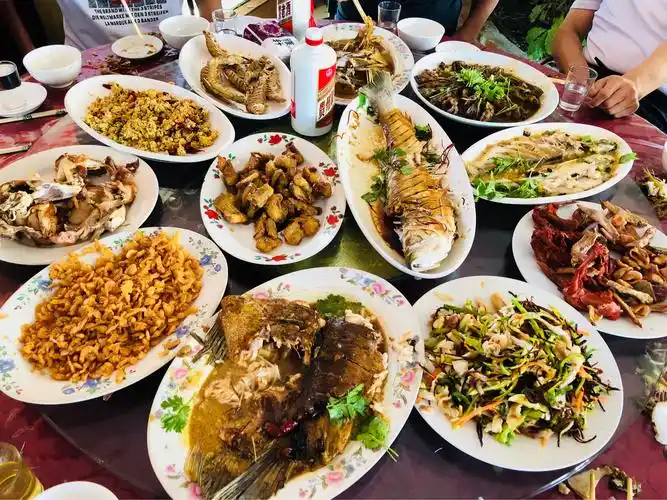 丰盛美味的全鱼宴!全是兴凯湖自然生长的野生活鱼,烹饪水平了得!