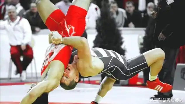 摔跤比赛中满分动作,做出这些动作裁判直接给5分!_网易视频
