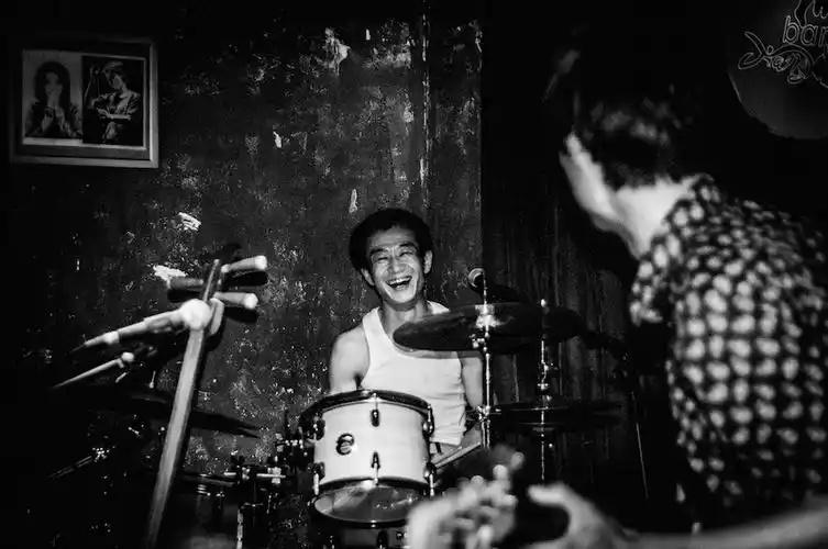 赵牧阳的两张面孔