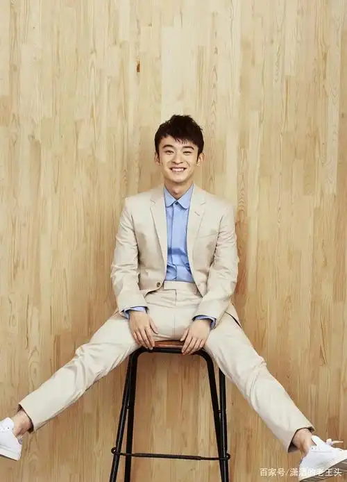 我喜欢的男艺人董子健 个人美照收藏版