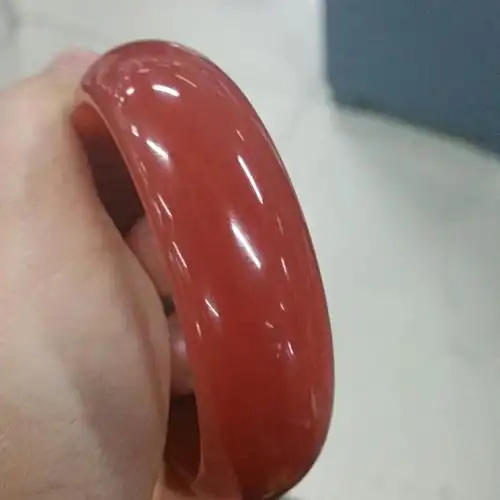 新疆乌尔禾金丝玉手镯,色泽油润饱满,非染色玉石,红色为稀有颜色,假一