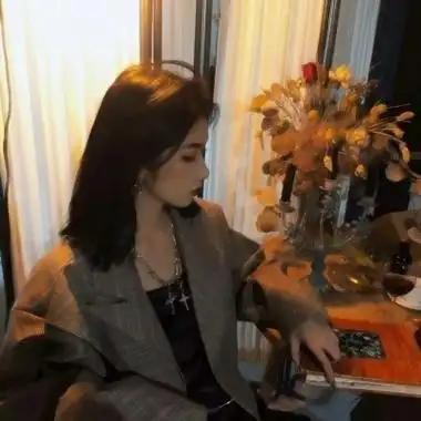 qq女生帅气头像 高清冷酷的帅气女生头像真人图片