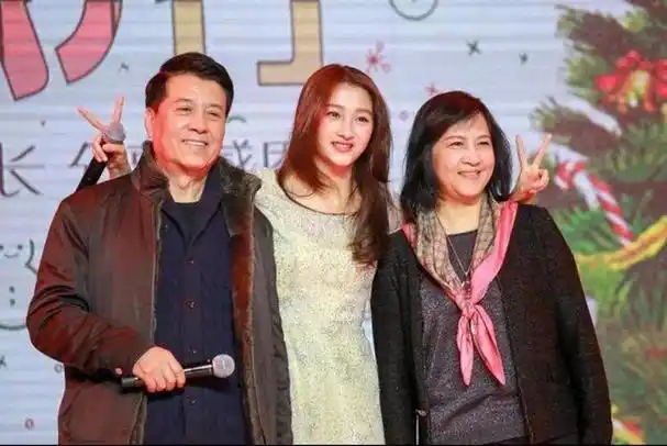 关晓彤大肚子要生了图片关晓彤怀宝宝的照片