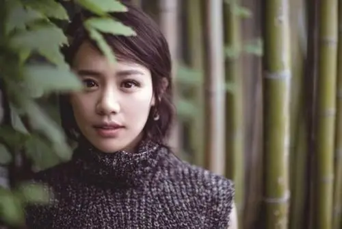 2000年,马思纯参演个人首部电视剧《大宅门》.