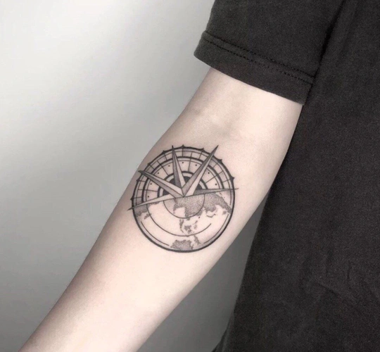 最新指南针纹身图案大全指南针纹身有什么寓意25