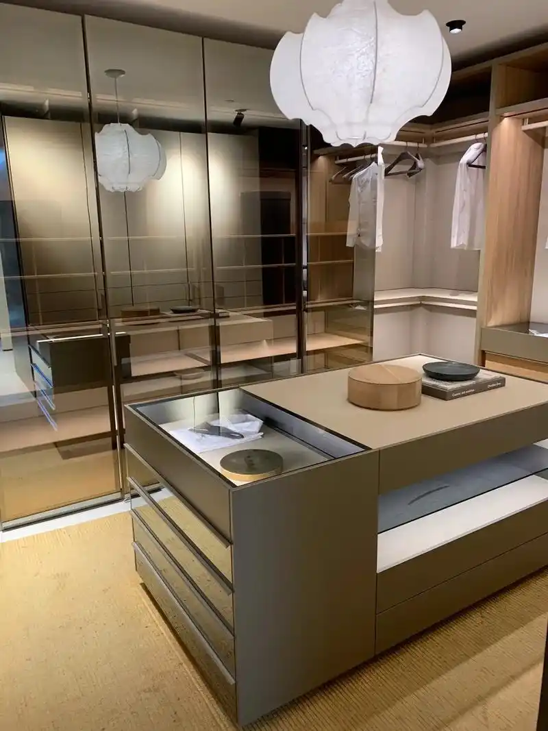 意式极简衣帽间,极简轻奢风!时尚皮质中岛 - 抖音