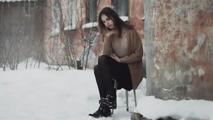 女生图片,女生,心情,伤心,难过,电脑壁纸,壁纸一个人抱头心碎绝望的