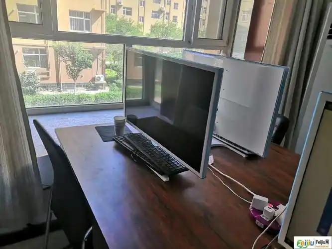 运城地区转让5组办公工位 大屏显示器 电脑主机 办公桌 办公座椅等