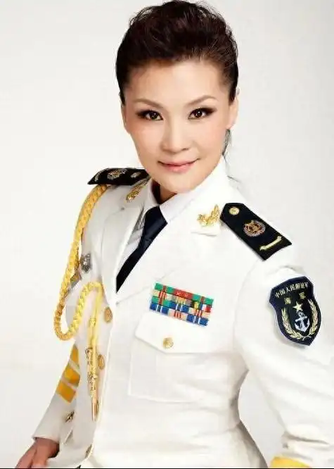 回顾范琳琳用两枚军功章陪伴去世父母成名背后有艰辛和泪水