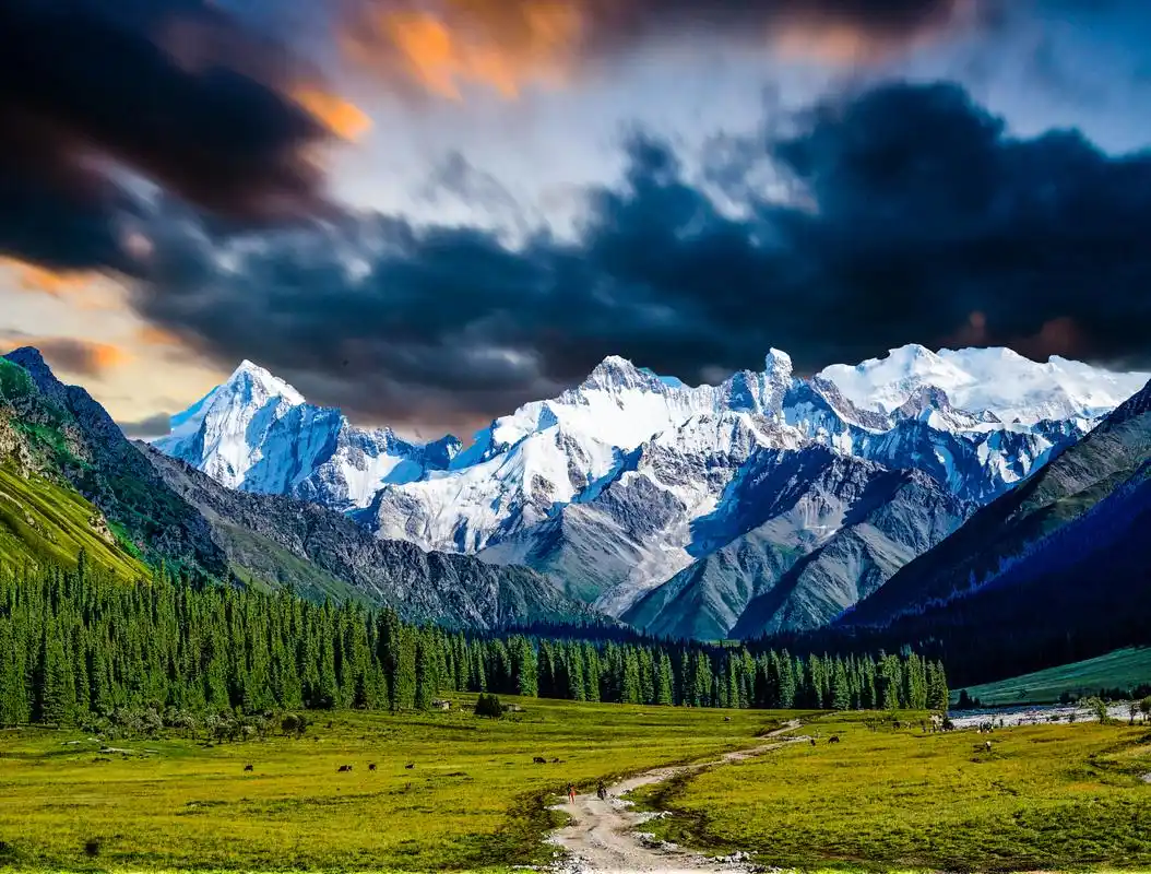 著名景点之一,以其绝美的景色和壮观的自然景观吸引着众多游客前来