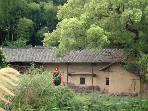 这是原老屋.父亲你应该记得的.