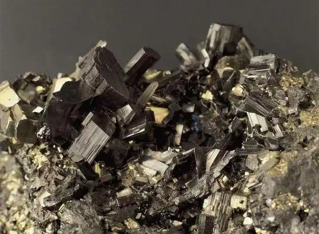 一克2700万美元价值是黄金的65万倍地球上超贵的金属锎cf