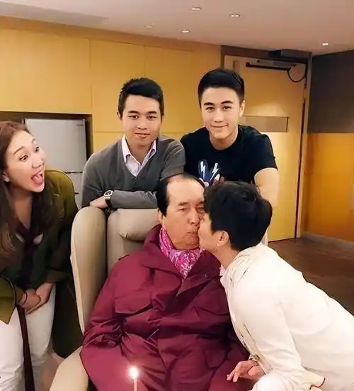 四太太梁安琪深得赌王宠爱,先后生下五个孩子.