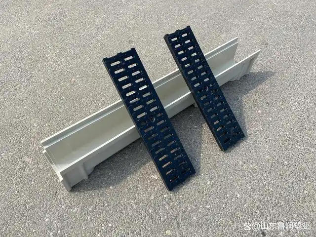 成品树脂排水沟是城市建设中比较新型的排水设备,产品主要采用树脂