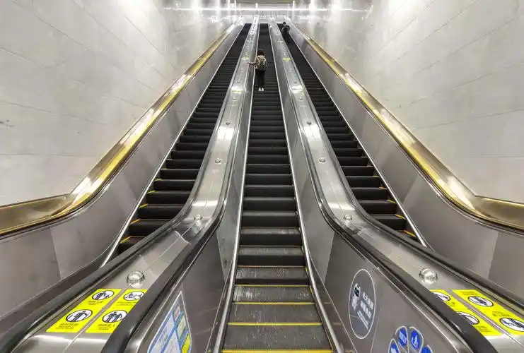 地铁八号线 —— 送给二校同学们的回忆.