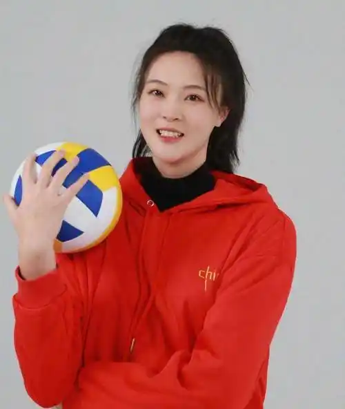 惠若琪正式上任,亮相北京新岗位,待遇追上郎平,张常宁无缘春晚_中国