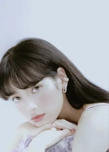 blackpink lisa 杂志扫图