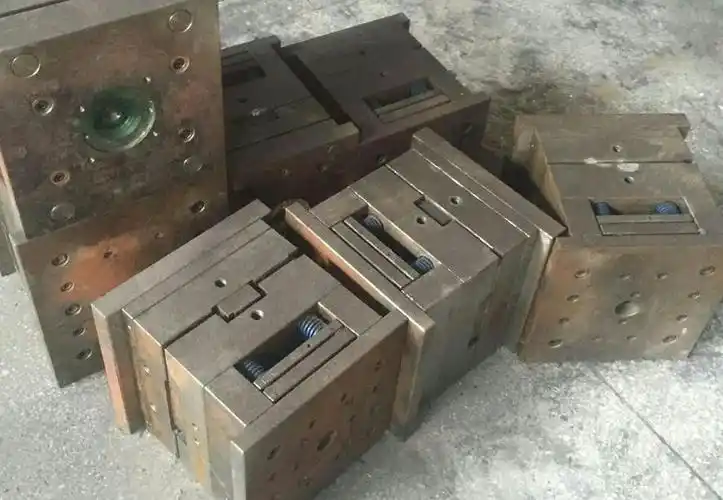 压铸模具回收冲压模具收购二手塑胶模具回收