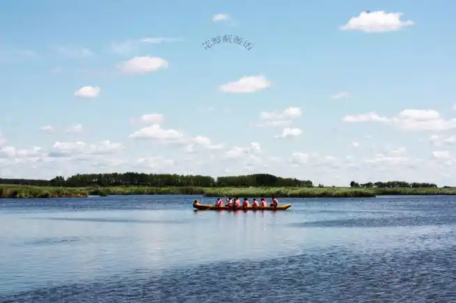 鹤鸣湖湿地温泉风景区