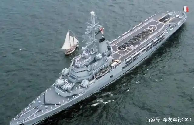 法兰西风情,火力凶猛的圣女贞德号直升机巡洋舰