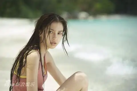 90后女星泳装照:欧阳妮妮性感关晓彤娜扎惊艳