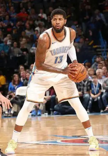 谁敢横刀立马,为我乔大将军.保罗乔治高清壁纸