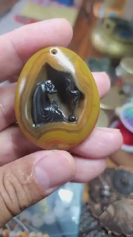 宣化战国红玛瑙俏色巧雕达摩悟道