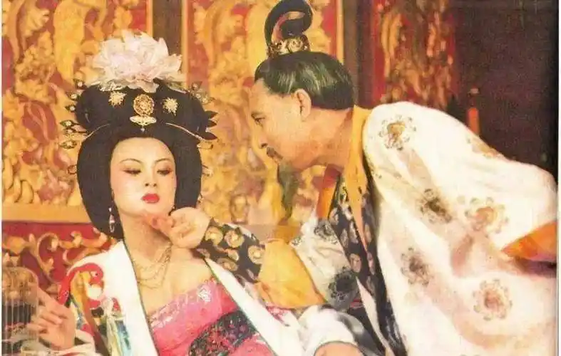 之位,老婆被皇帝爹抢走,寿王李瑁用"忍"字应付屈辱_唐玄宗_惠妃_李瑛