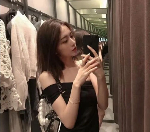 女海王项思醒整容前照片曝光塌鼻梁厚嘴唇有一优点很突出