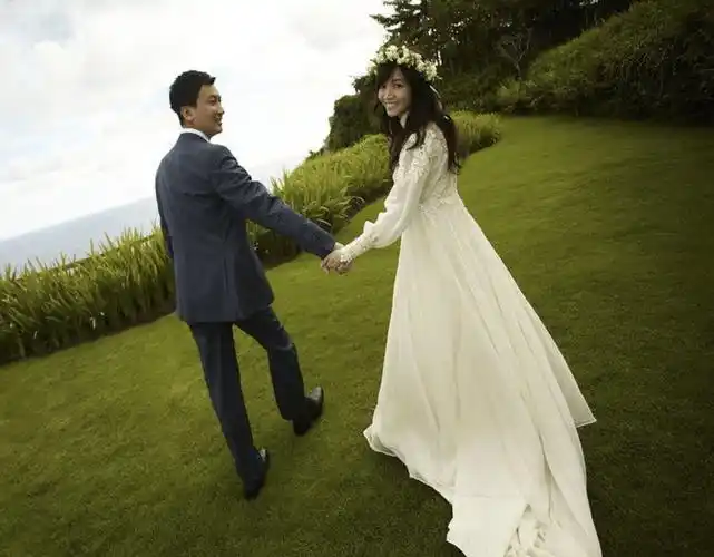 侯佩岑罕见秀恩爱 strong> /p> p>侯佩岑 /strong>,与丈夫庆祝结婚11