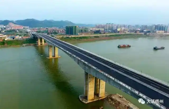 梧州市西江三桥