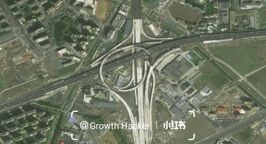 互通:艮山东路(钱塘快速路)和沪杭甬高速(抬升后为免费的高架)的全互