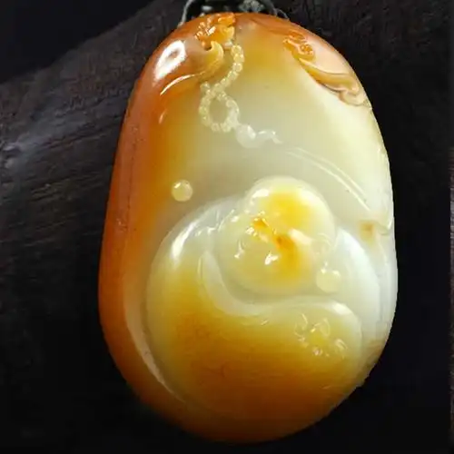 国家级玉雕大师侯晓峰 新疆和田玉籽料 团圆是福 挂件 125.63克