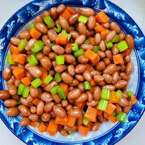 夏日爽口开胃小菜凉拌花生米