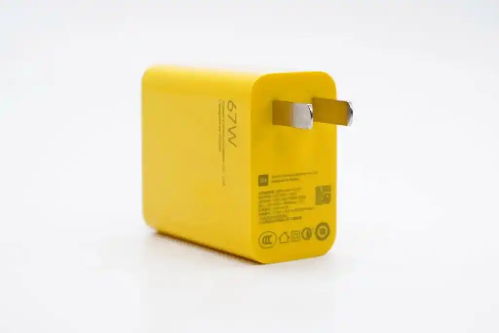 拆解redmik40游戏增强版原装67w快充充电器