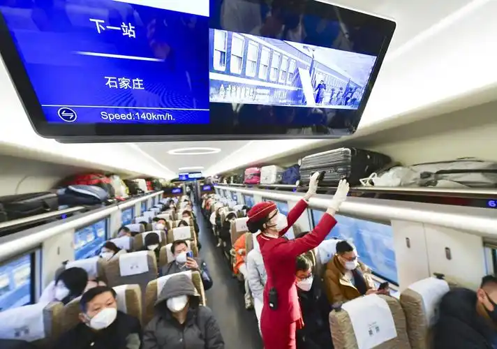 早上8时05分,g891次高铁列车从北京西站出发,一小时后抵达石家庄站.