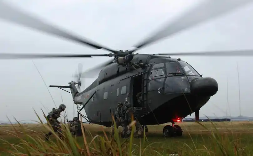 army aviation troops in air-landing training