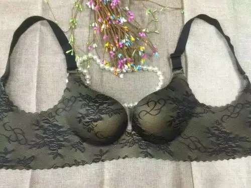 厂家直销一片式无痕文胸无钢圈文胸聚拢 调整型胸罩厂家一件代.