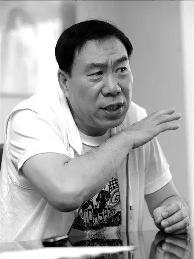 张伟平指张艺谋工作室违法 争夺12名演员控制权