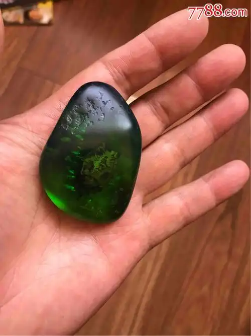 波罗的海绿琥珀