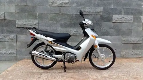 弯梁摩托车整车正品济南轻骑铃木新赛驰qs110c摩托车全国克上牌