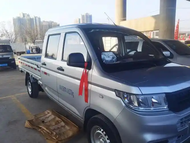 五菱新卡双排15最新款